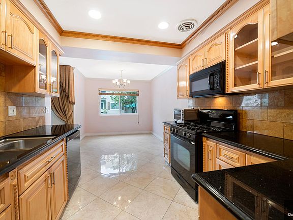 2nd image of 10707 Camarillo St APT 101