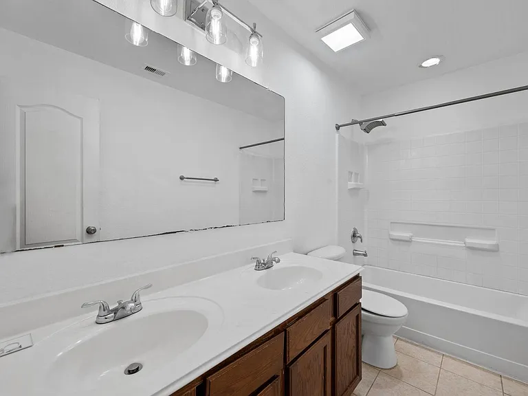 4614 Oak St — Photo 24