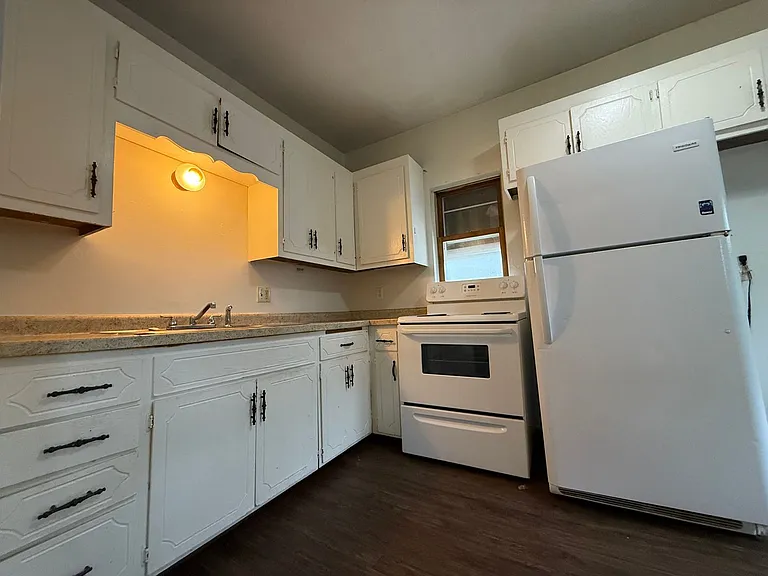 3962-3964 3966 Minnehaha Ave — Photo 3