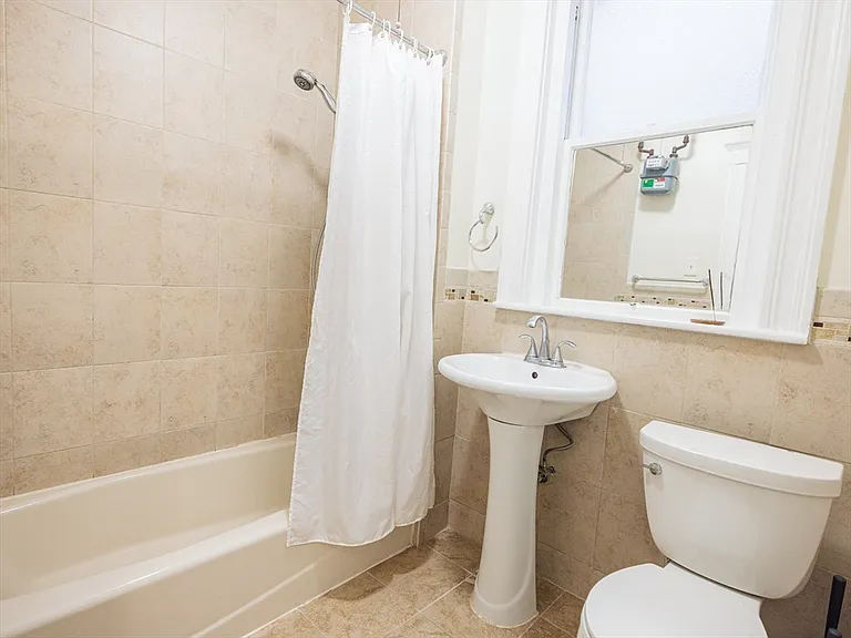 315 Harvard St #8 — Photo 15
