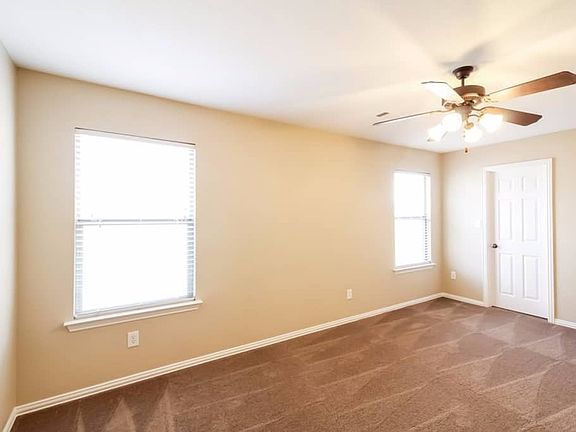 5th image of 2825 Greenway Dr