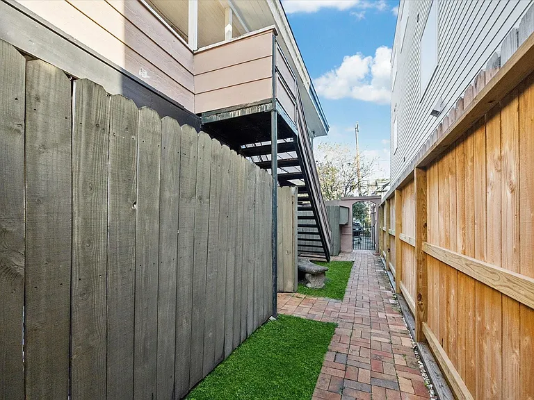 2414 Morse St #6 — Photo 3