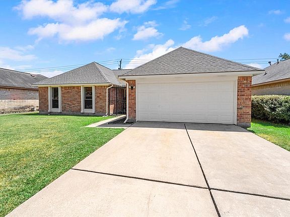 3rd image of 14219 Swanfield Dr