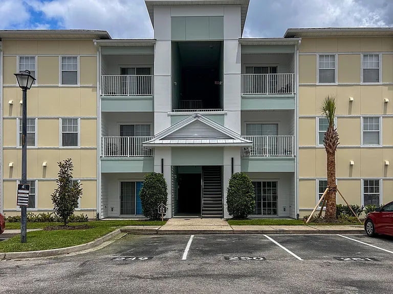 8215 Green Parrot Rd #103 — Photo 1