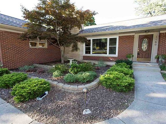 4th image of 1160 N Park Dr