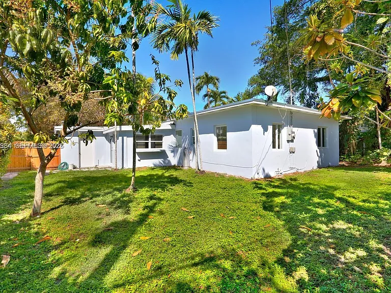 6116 SW 46th Ter — Photo 14