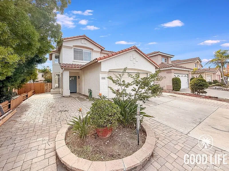 4 bed, 2.5 bath, 1858 sqft, $4,595 — Photo 1