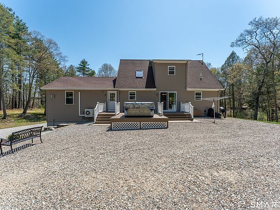 3rd image of 210 Hill Road