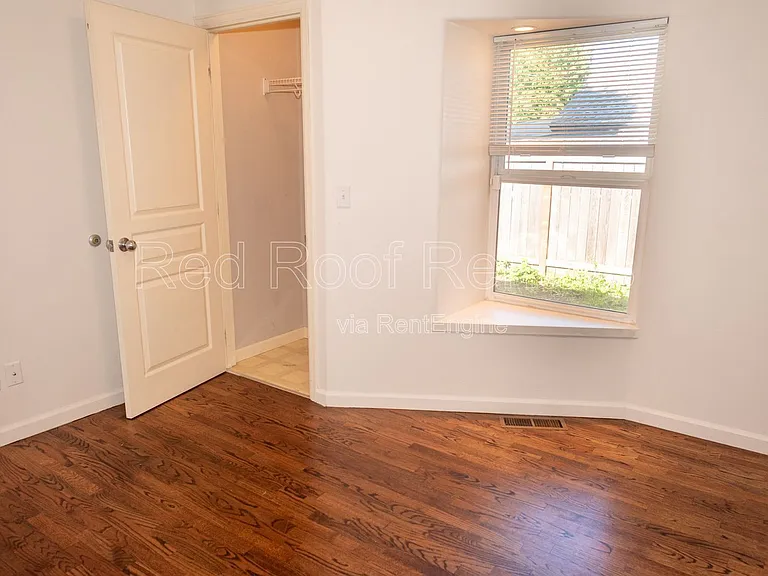4840 N 8th St — Photo 34