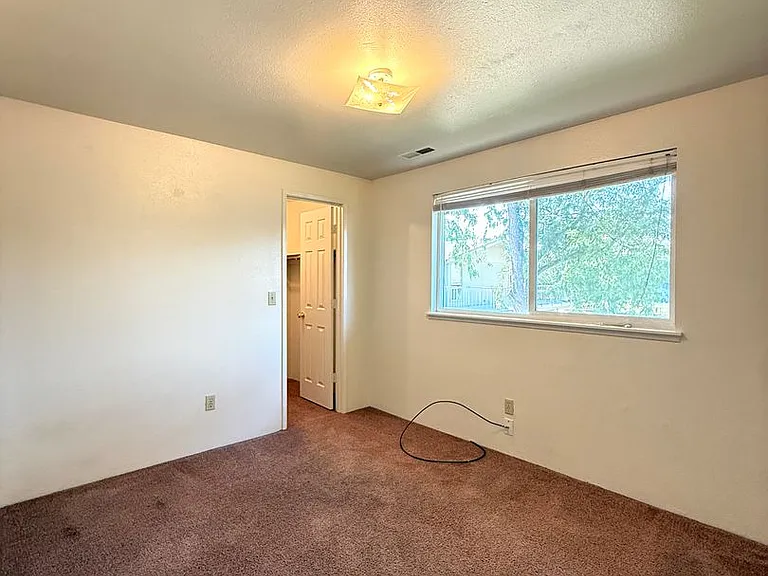 330 Independence Cir — Photo 8