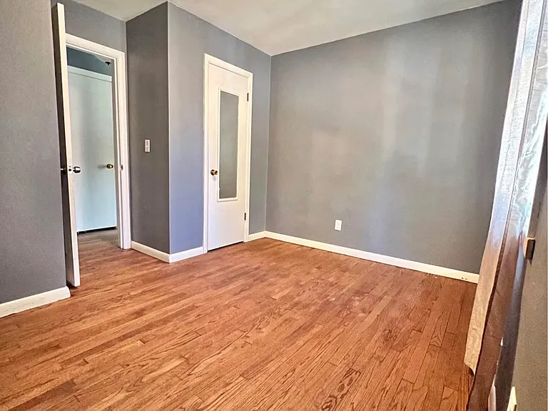 511 Royal Ave — Photo 7