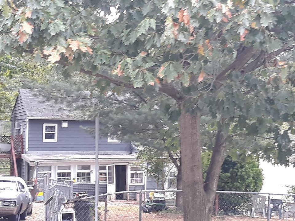 2nd image of 218 Dateleaf Ave