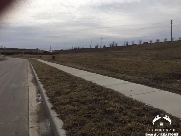 327 Three Forks Dr, Lawrence, KS 66049
