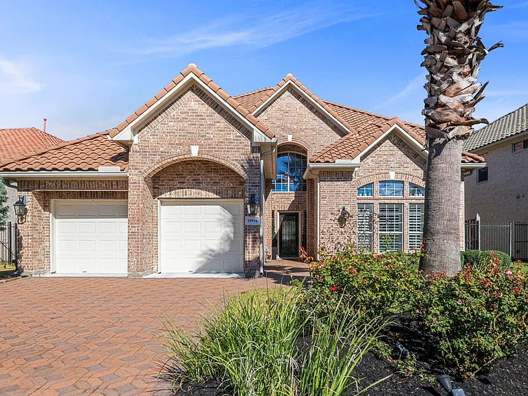 18918 Villa Bergamo Ln — Photo 2