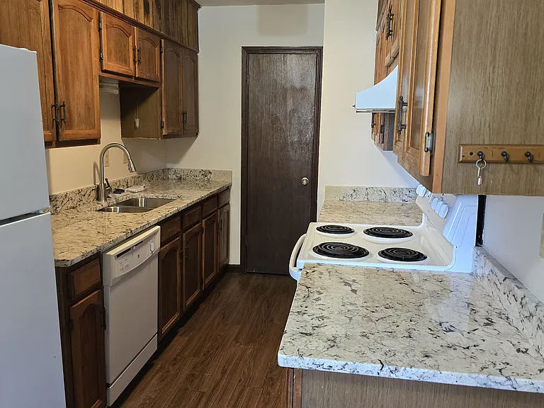 301 Nicklaus St #2 — Photo 1