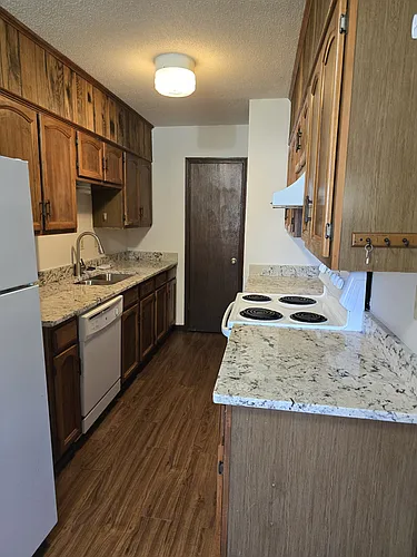 301 Nicklaus St #2 Photo 1