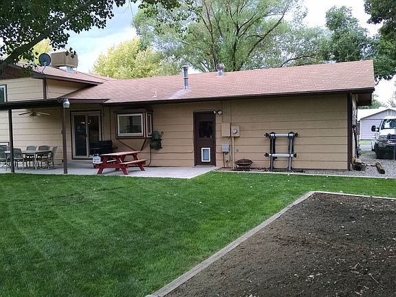 Large backyard and RV parking!