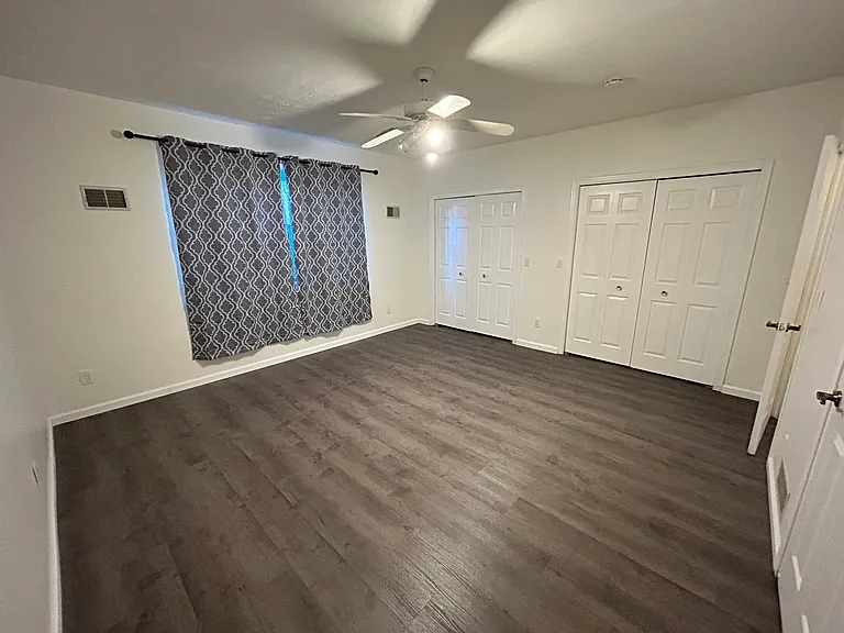 1135 E Saginaw St #1137 — Photo 14