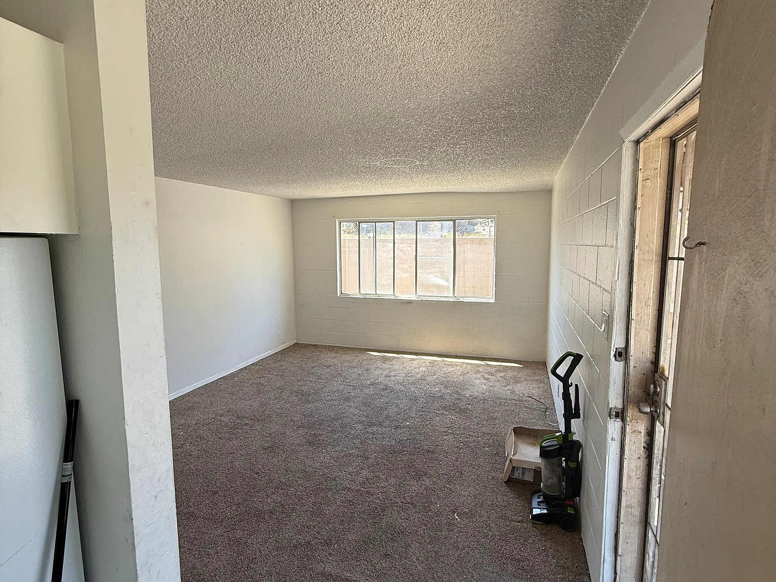 2 bed, 858 sqft, $1,300 — Photo 2