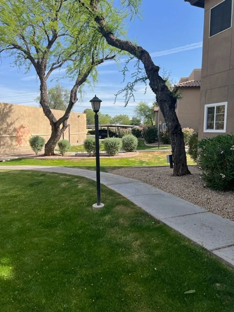 Fully Furnished Scottsdale Condo! Move In Special With Approved Credit! — Photo 3