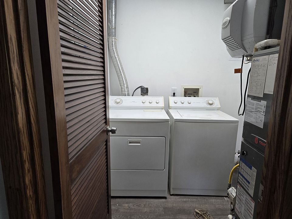 2nd image of 1433 Rose St
