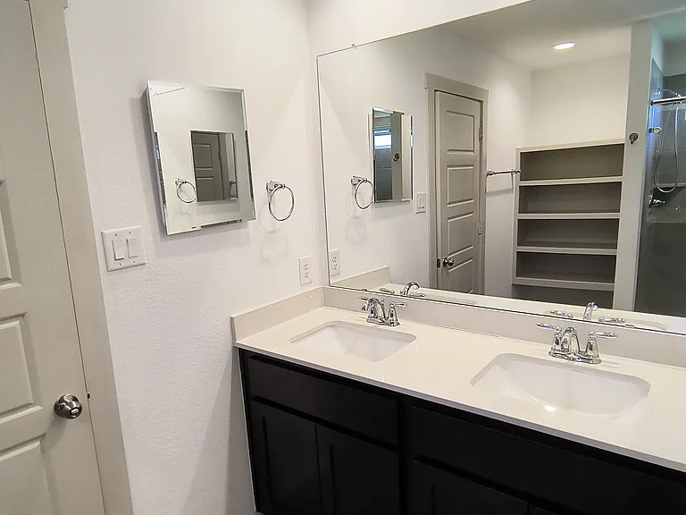 350 Silver Bridge Ct — Photo 8