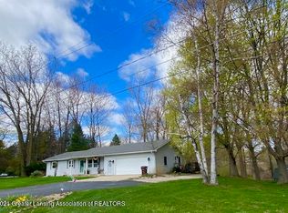 9062 Riverside Dr, Grand Ledge, MI 48837