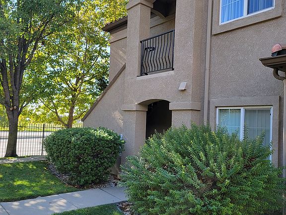 4th image of 4200 E St