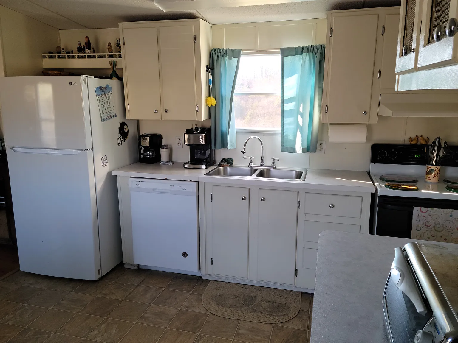 2 bed, $1,900 — Photo 3