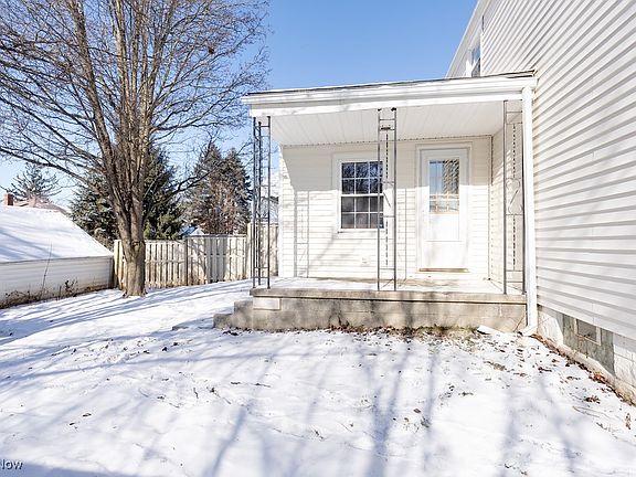 2nd image of 1612 Oakwood Ave