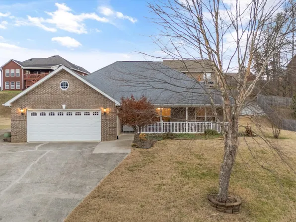 335 Flora Dr, Lenoir City, TN 37771
