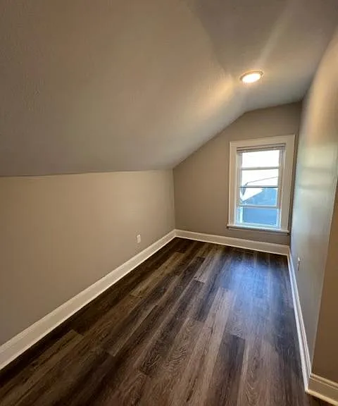 621 22nd Ave NE — Photo 4