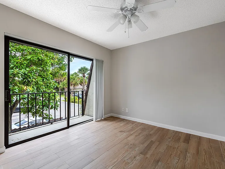 1761 N Congress Ave — Photo 24