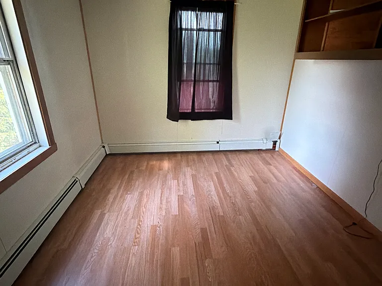 8 Avenue A — Photo 16