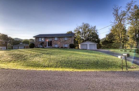 1st image of 213 Alders Pl