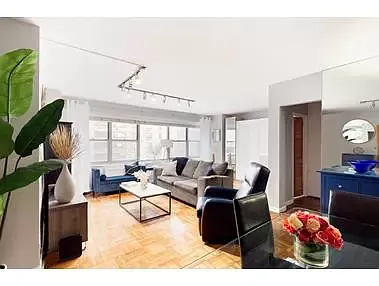 400 E 56th St APT 4A photo 1