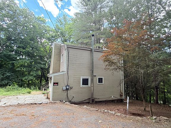 2nd image of 10 Green Acres Lane