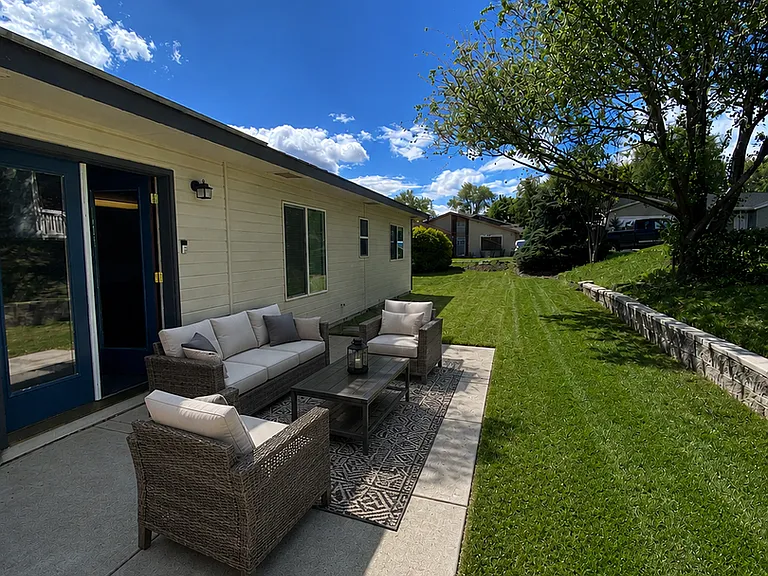 400 N 75th Ave — Photo 16