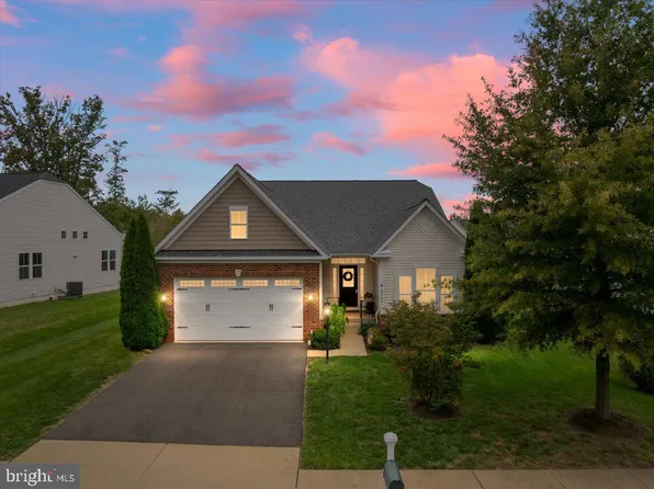 6766 Lake Anne Ct, Warrenton, VA 20187