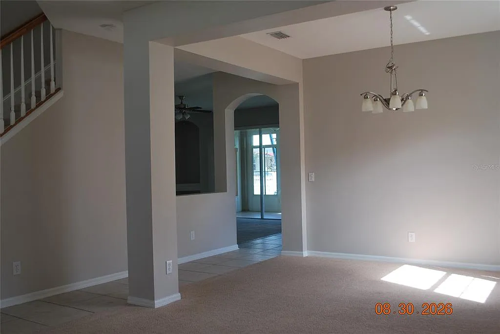 4 bed, 2.5 bath, 2610 sqft, $2,800 — Photo 3