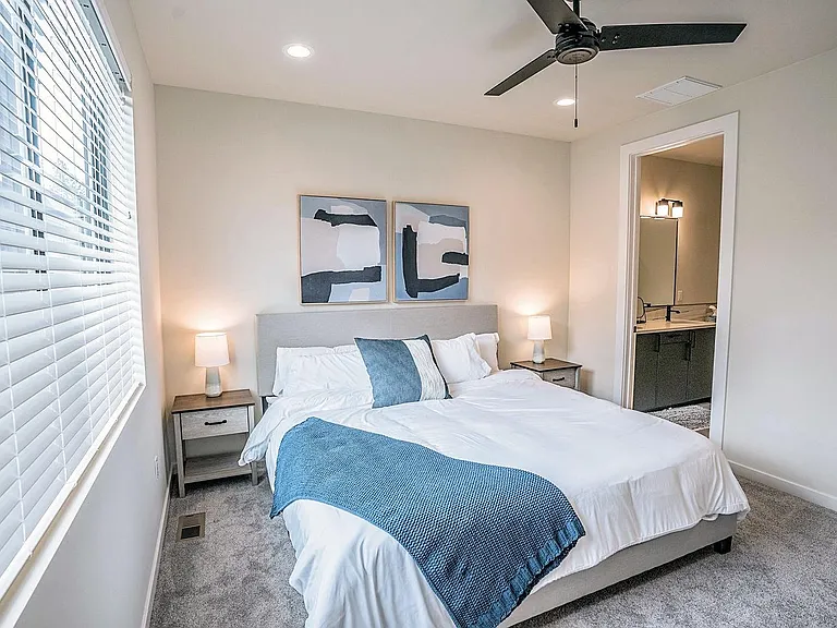 3316 N Rosalia Rd — Photo 22