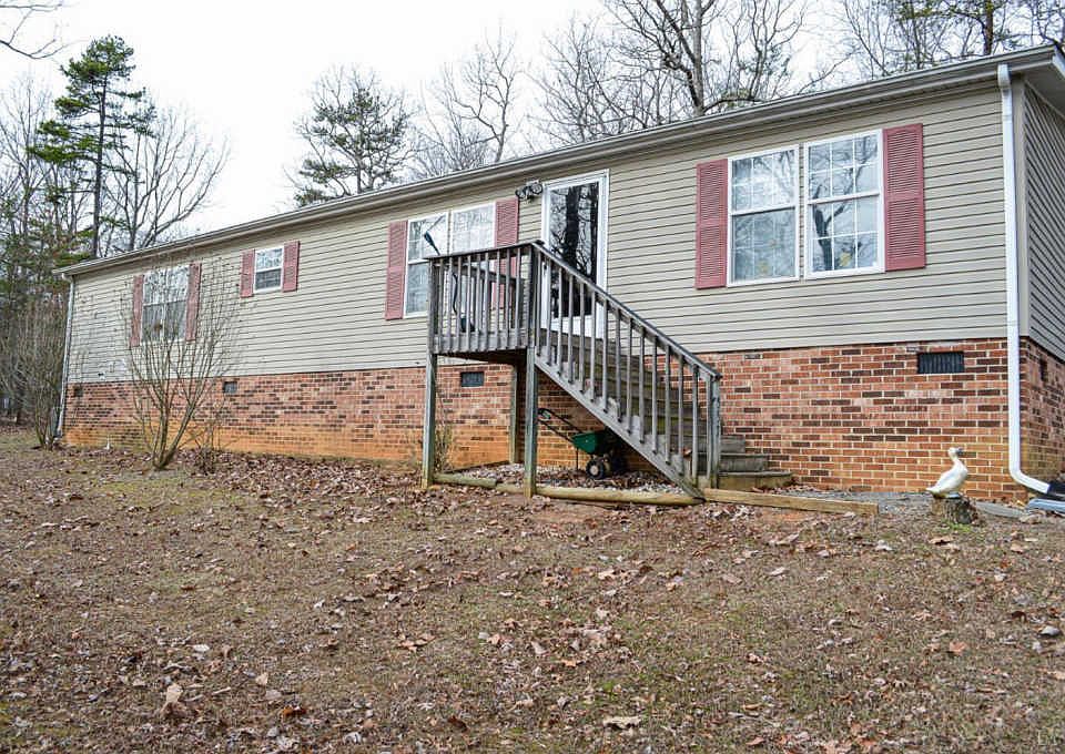 1st image of 555 Knoll Woods Dr