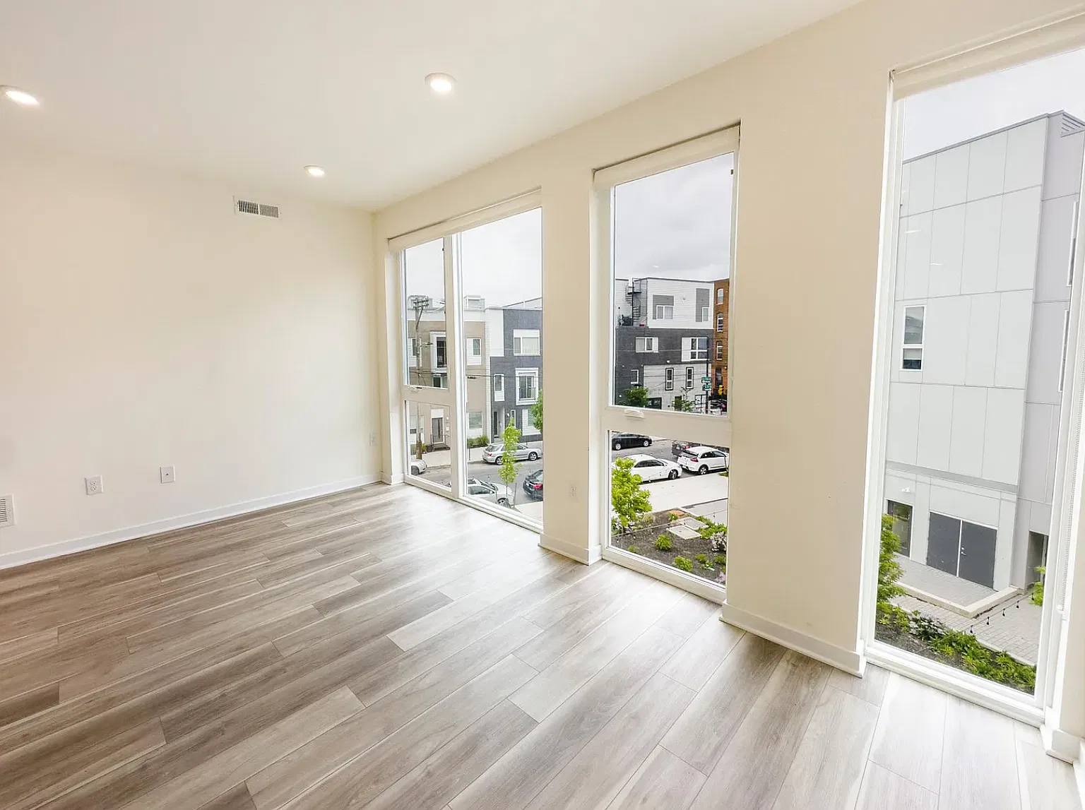 2 bed, $1,745 — Photo 2