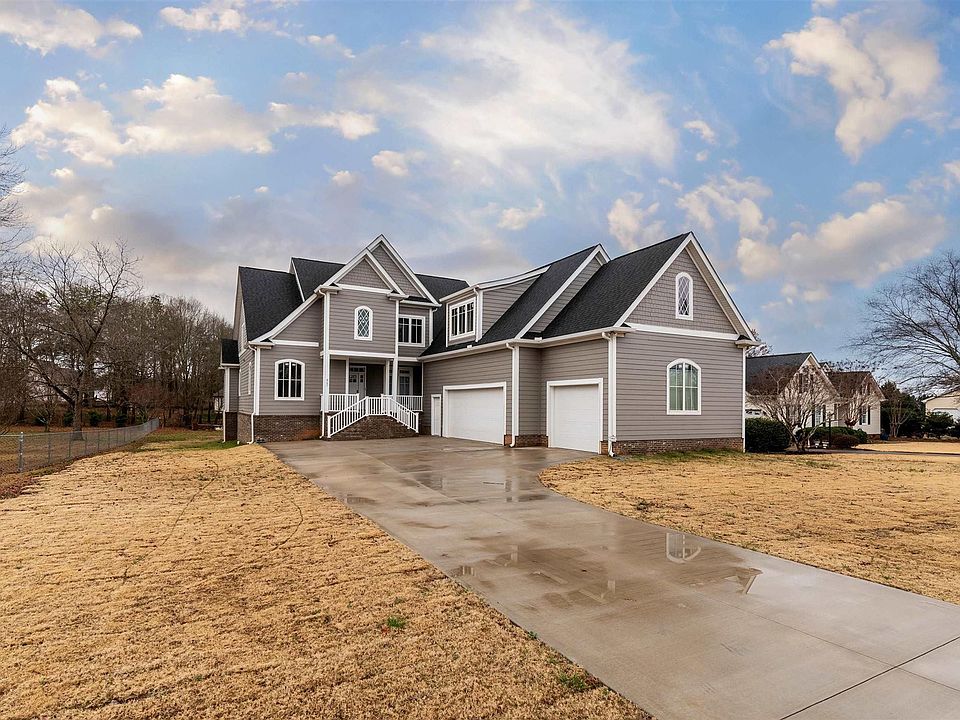 1st image of 807 Mountain View Ct