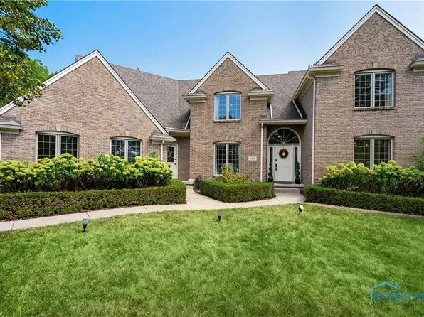 563 Winding River Ct, Perrysburg, OH 43551