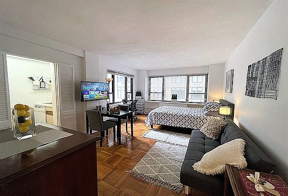 1st image of 210 E 47th St #6AA