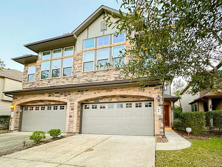 95 Aventura Pl — Photo 2