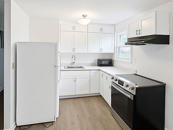 2nd image of 117 Matthew Cir