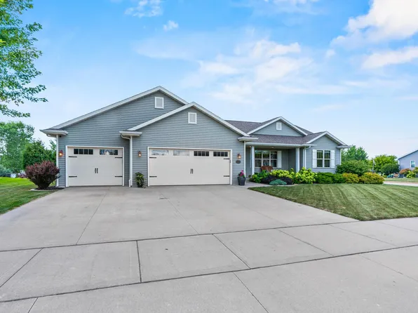 4301 Fieldcrest Dr, Kaukauna, WI 54130