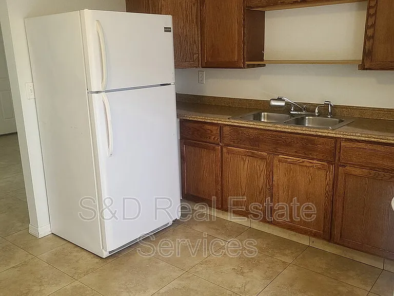 2415 S Crystal Lake Dr — Photo 4